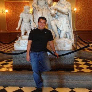 Meet your Posher, Flores